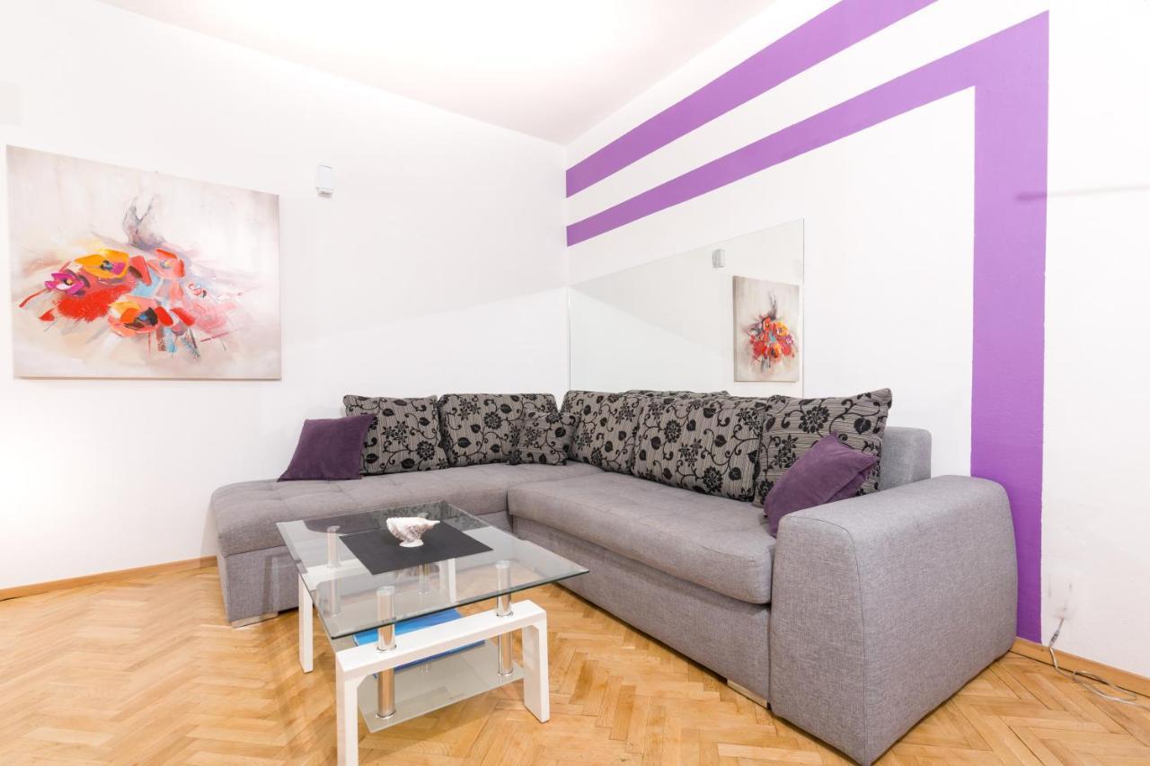 Apartments Dobronic เยลซา ภายนอก รูปภาพ