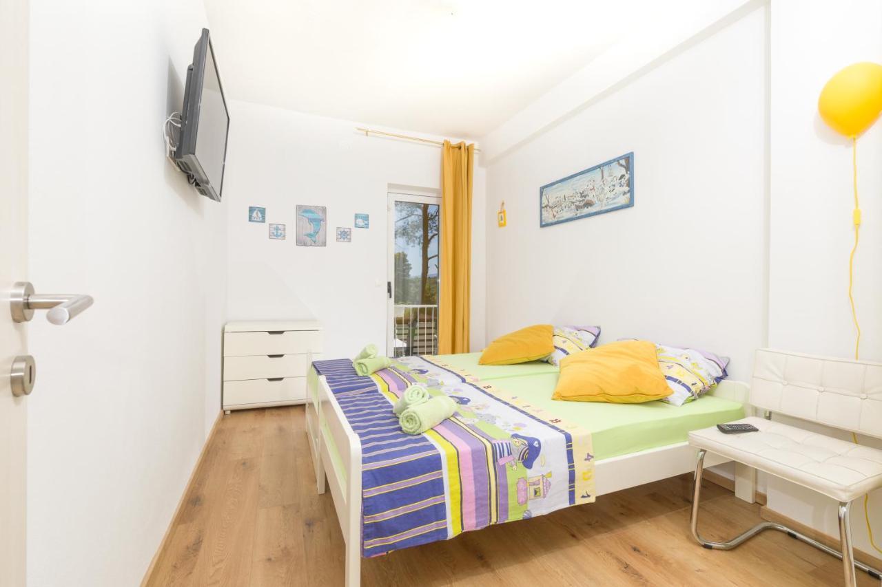 Apartments Dobronic เยลซา ภายนอก รูปภาพ