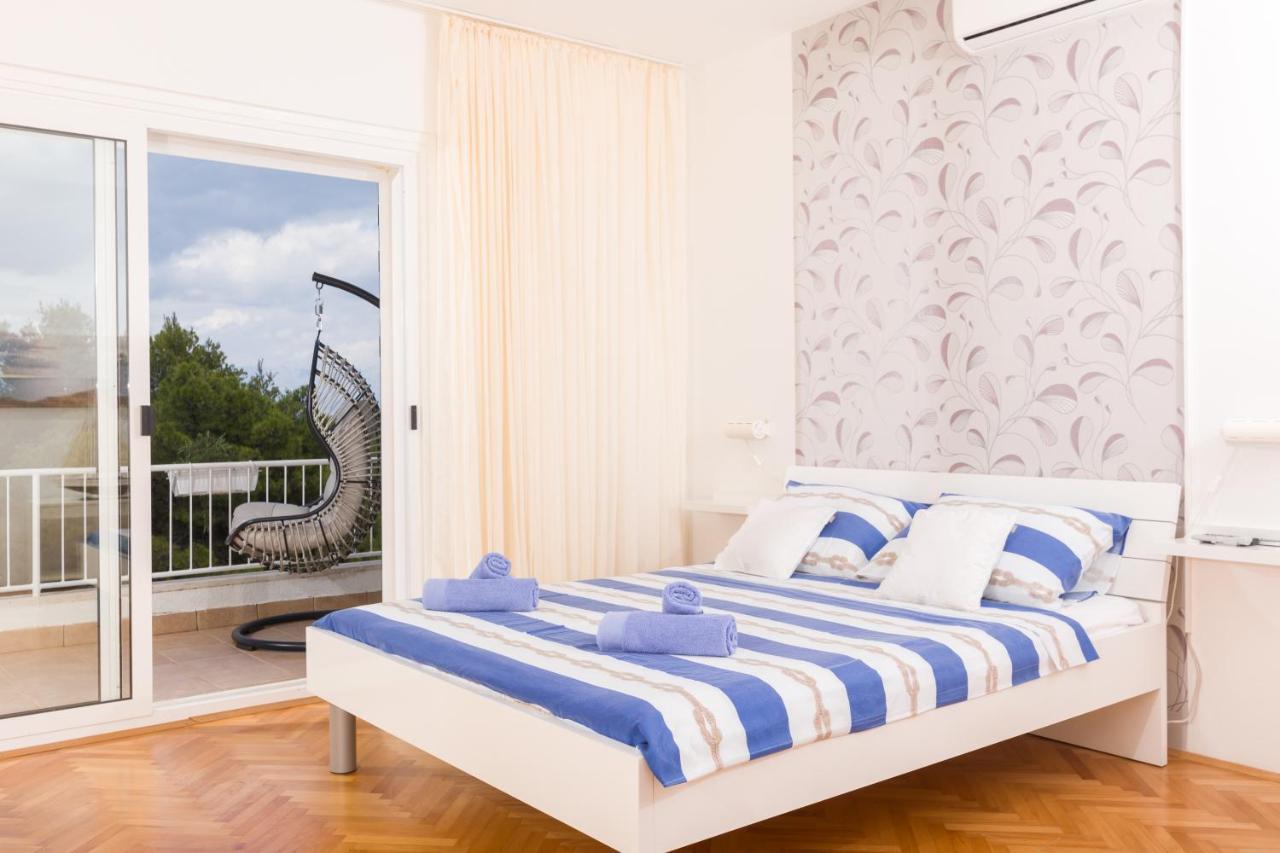 Apartments Dobronic เยลซา ภายนอก รูปภาพ