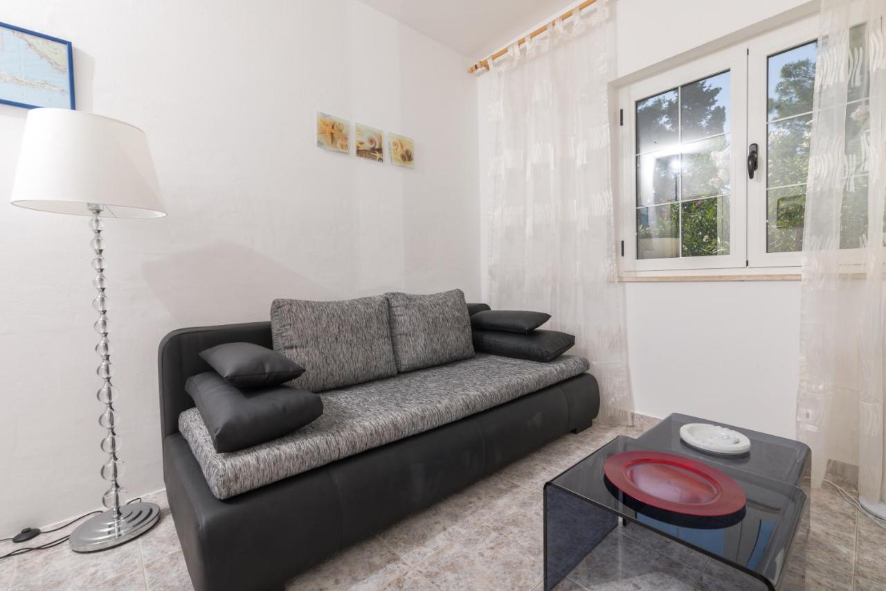 Apartments Dobronic เยลซา ภายนอก รูปภาพ